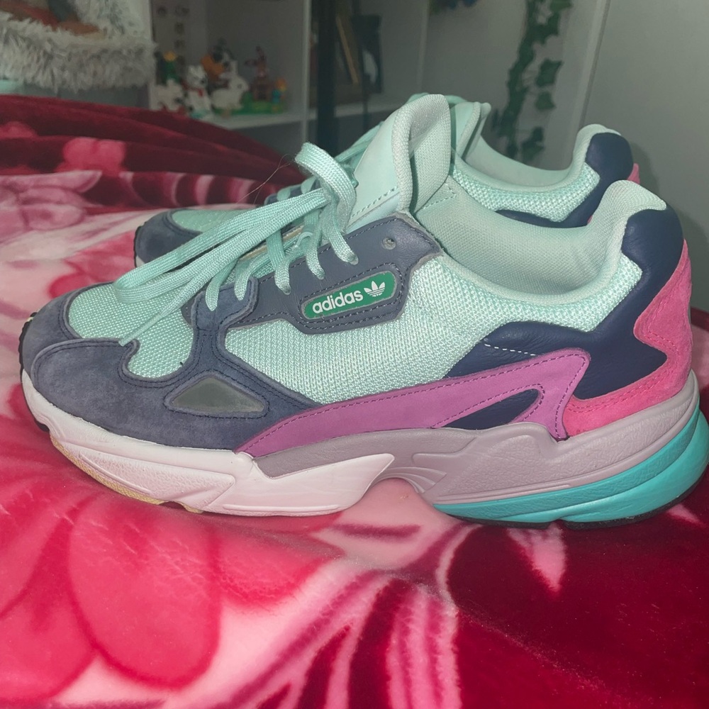 Adidas original Falcón sneakers
